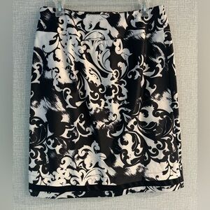 Silky black and white skirt size East 5th-Size10